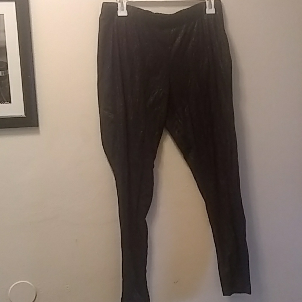 Black and gold leggings